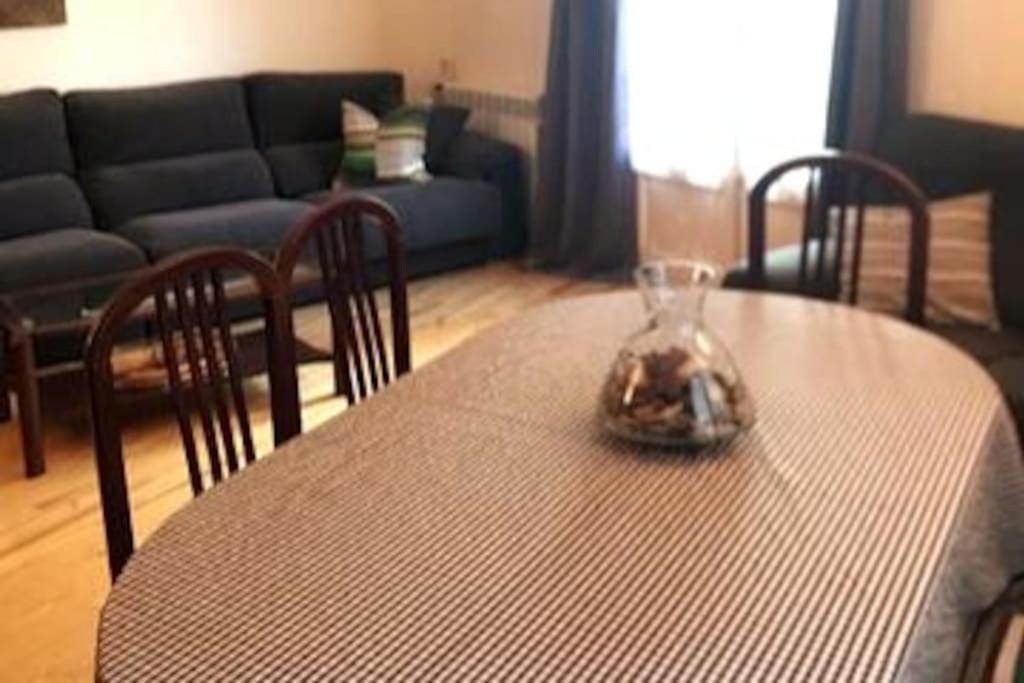 Maison Biscuit. A La Placa De La Apartment *